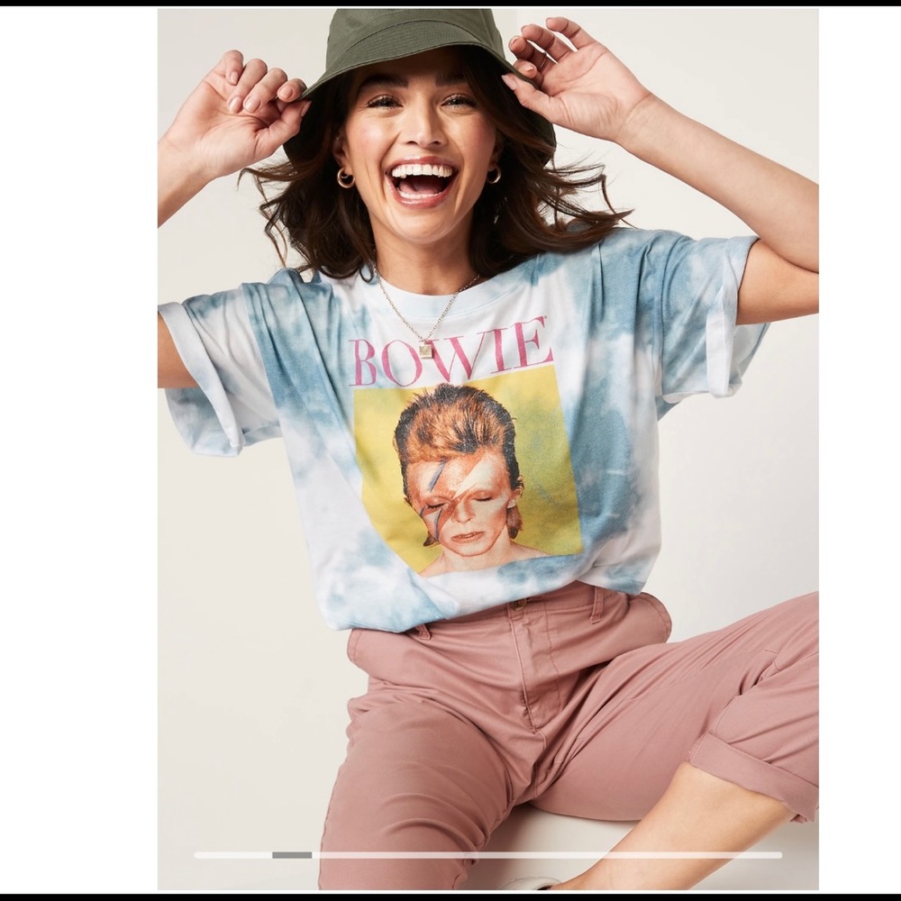 NWT Licensed Rock Star Graphic Cropped T-Shirt for Women 🎸